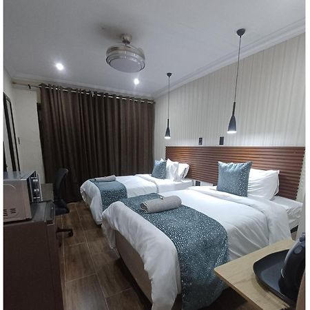 Delux Guesthouse Volksrust Luaran gambar