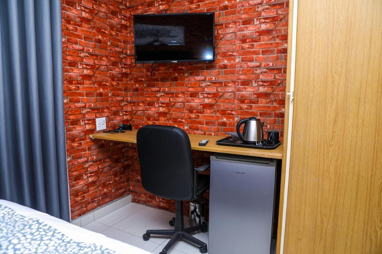 Delux Guesthouse Volksrust Luaran gambar